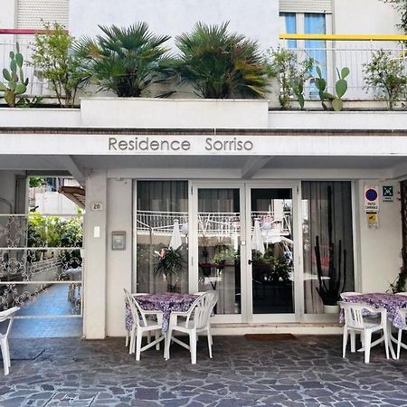 B&B Residence Sorriso Cattolica Exteriör bild