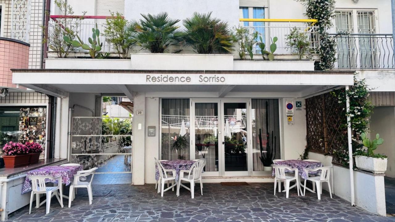 B&B Residence Sorriso Cattolica Exteriör bild
